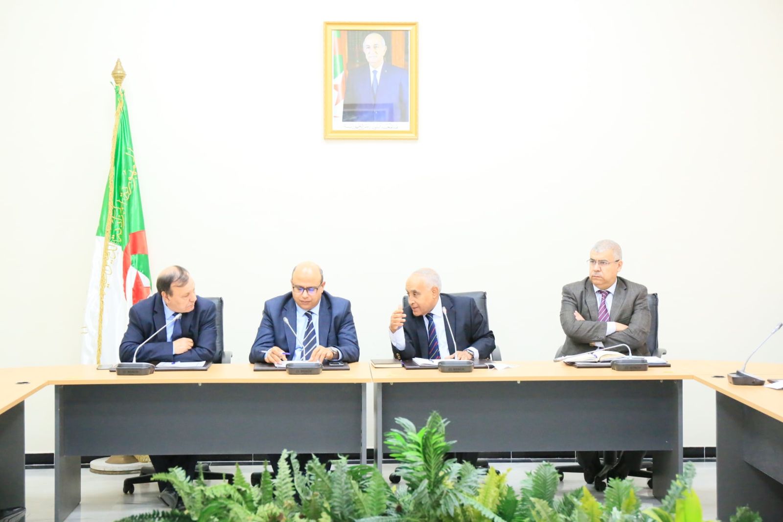 اجتماع تنسيقي بين إدارتي مجلس الأمة والمجلس الشعبي الوطني والمدير العام للمؤسسة العمومية للتلفزيون