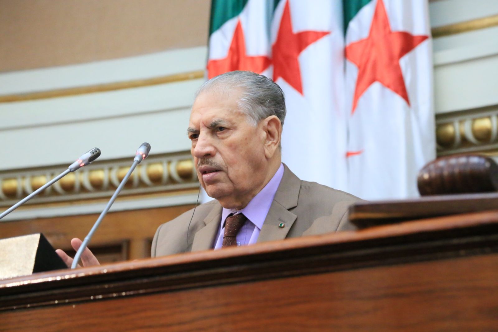 أعضاء مجلس الأمة يناقشون نص القانون المعدل والمتمم للقانون رقم 07-06 المؤرخ في 25 ربيع الثاني عام 1428 الموافق 13 مايو سنة 2007، والمتعلّق بتسيير المساحات الخضراء وحمايتها وتنميتها