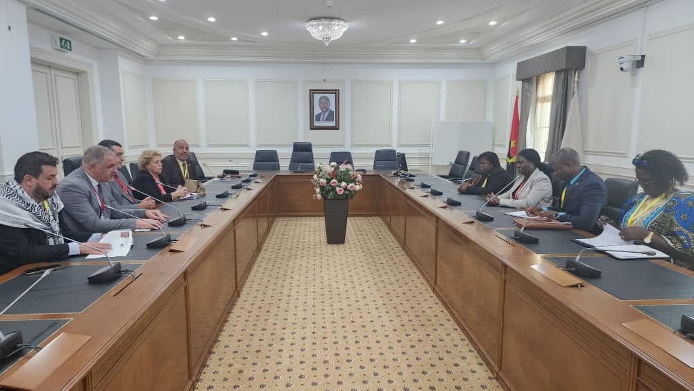 الوفد البرلماني يعقد لقاءا ثنائيا مع وفد الجمهورية الديمقراطية لساوتومي و برنسيب