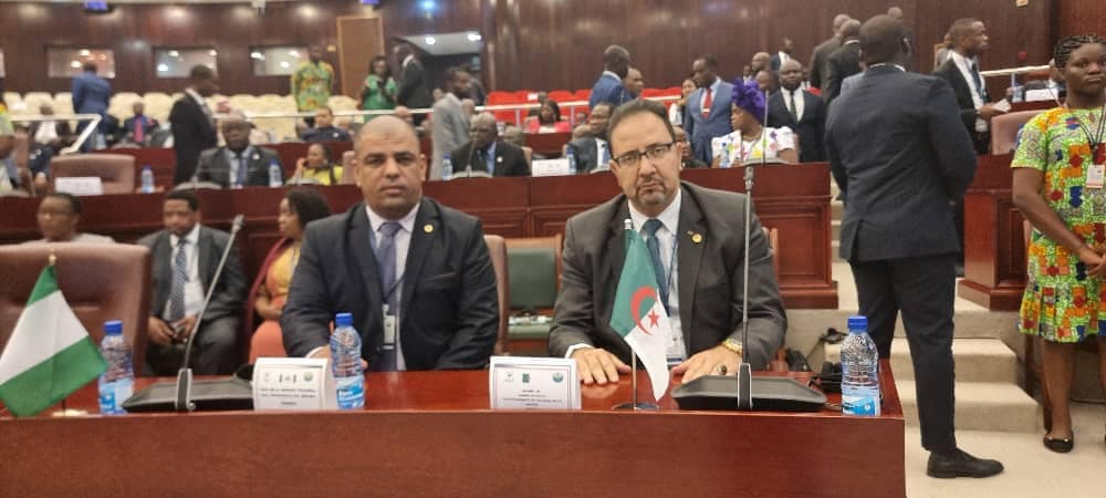 في كلمة موجهة أمام اللقاء التشاوري لرابطة مجالس الشيوخ والشورى والمجالس المماثلة في إفريقيا والعالم العربي، المنعقد بغينيا الاستوائية (ألقاها نيابة عنه السيد أحمد خرشي نائب رئيس مجلس الأمة)..